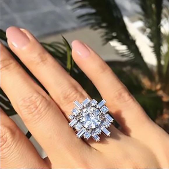 New Luxury Silver Diamond Ring - Picture 2 of 6